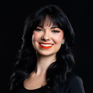 portrait of Becca Frear